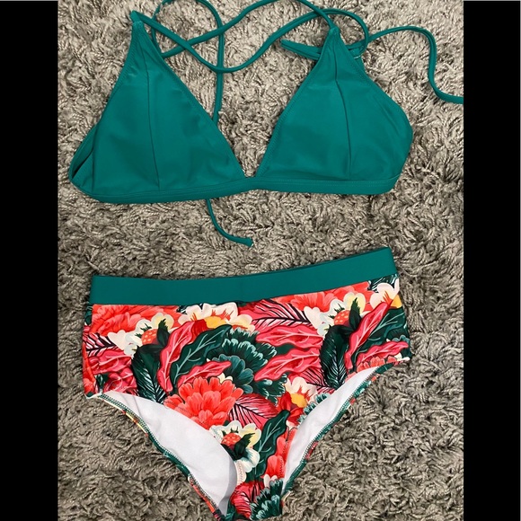 Green & Floral Bikini - Picture 1 of 3